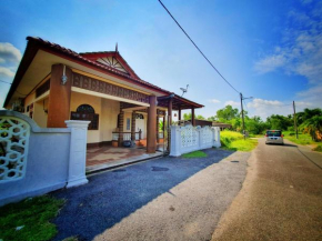 Monie's Homestay Marang